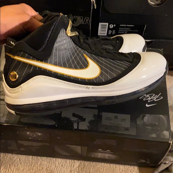 lebron 7 black and gold